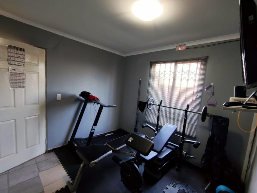 4 Bedroom Property for Sale in Delft Western Cape